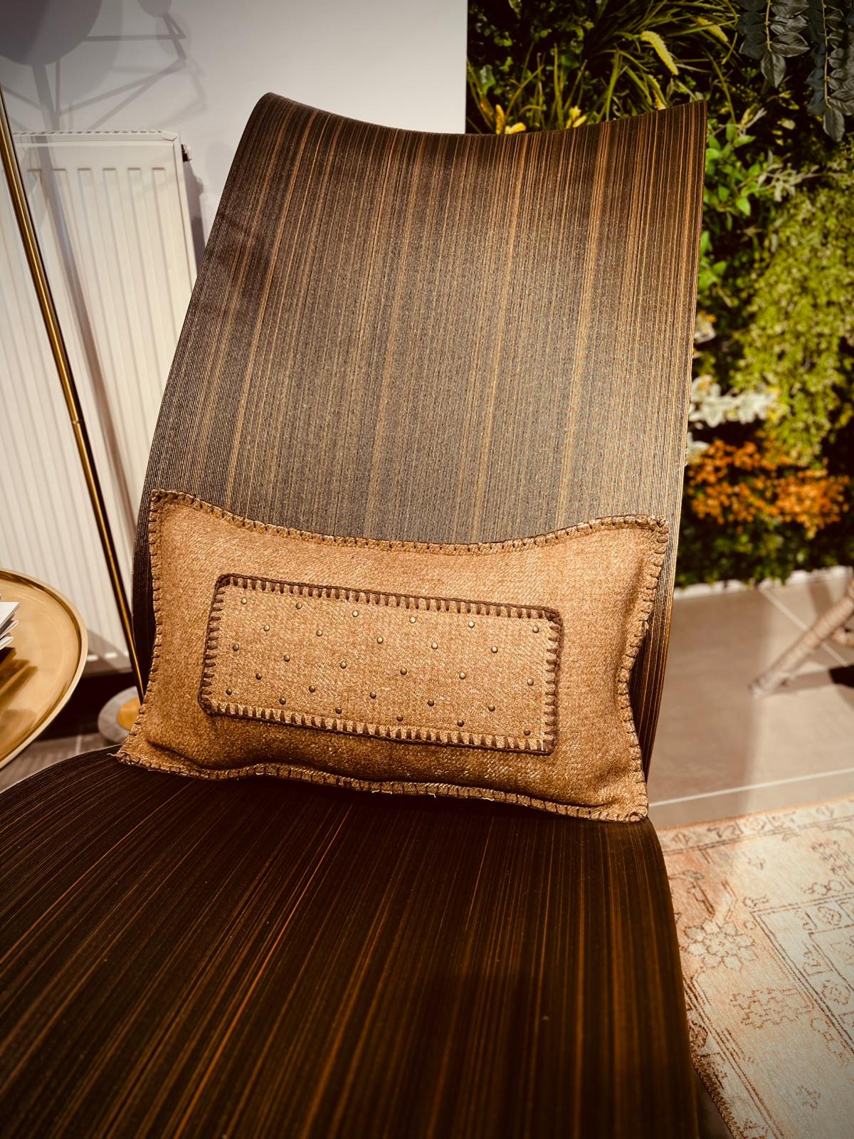 Vintage zımbalı kırlent